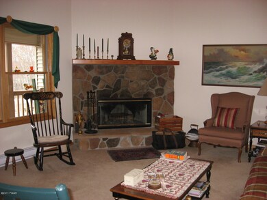 135 Broadmoor Dr, Hawley, PA 18428 - photo 2