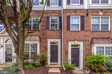 1718 Kingsgate Ct, Alexandria, VA 22302 - photo 2