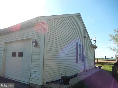 327 Dogwood Ln, New Holland, PA 17557 - photo 4