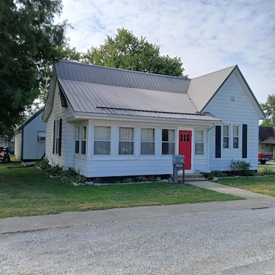 207 W Race St, Odon, IN 47562 - photo 2