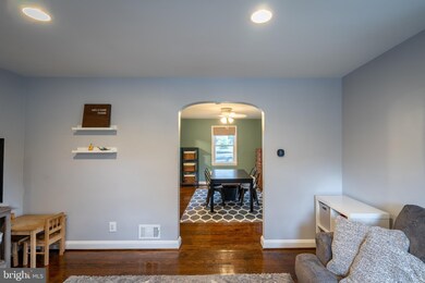 222 Medwick Garth E, Baltimore, MD 21228 - photo 7
