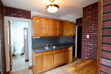 1022 Forest Ave, Waterloo, IA 50702 - photo 6