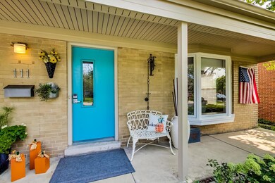 111 S Linden Ave, Elmhurst, IL 60126 - photo 2