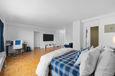 Fordham Hill Oval unit 9E, Bronx, NY 10468 - photo 2