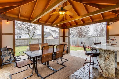 980 N Commonwealth Ave, Aurora, IL 60506 - photo 2