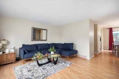 Bright large Living Room
