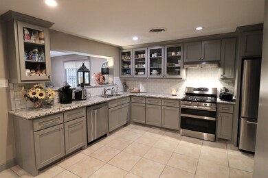 823 Frazer Ln, Houston, TX 77038 - photo 7