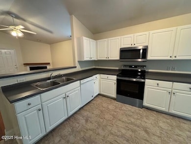 113 Red Bird Ln, Hampstead, NC 28443 - photo 3