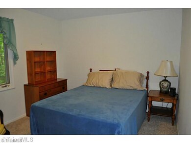 412 Florence Cir, Statesville, NC 28625 - photo 2