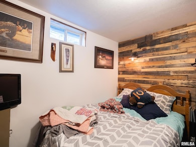 1512 Henry St, Pekin, IL 61554 - photo 7