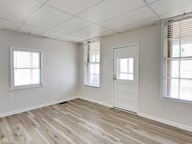 223 W Bow St, Thorntown, IN 46071 - photo 3