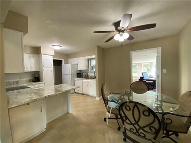 304 W Park Ave, Runnells, IA 50237 - photo 5