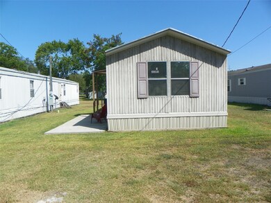 3315 Rosenberg St unit 4, Needville, TX 77461 - photo 2