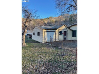 211 S Washington St, Canyon City, OR 97820 - photo 4