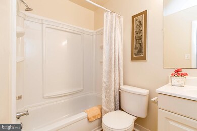9090 Bonham Cir, Manassas, VA 20110 - photo 3