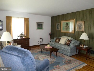 4015 8th Ave, Temple, PA 19560 - photo 7