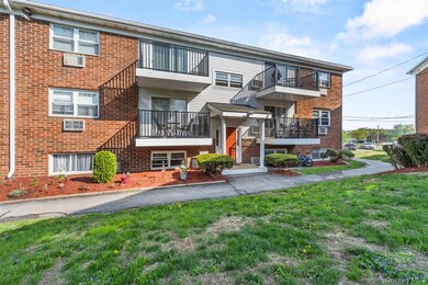 1548 Route 9 unit 12B, Wappingers Falls, NY 12590 - photo 2