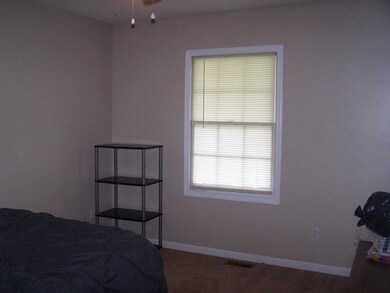 2214 Lauderdale Dr, Johnson City, TN 37601 - photo 7