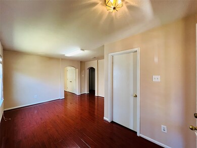 9211 Split Ridge Ln, Houston, TX 77075 - photo 5