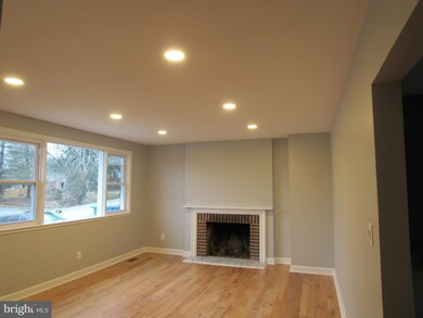 6523 Sunset Dr, Sykesville, MD 21784 - photo 3