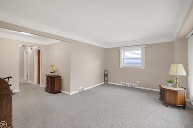 24805 Lambrecht Ave, Eastpointe, MI 48021 - photo 3