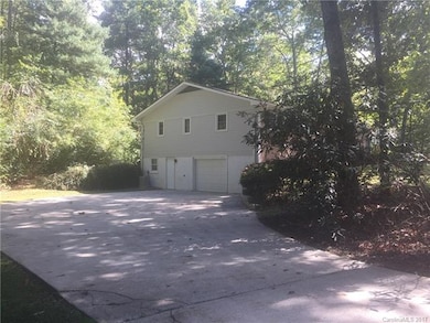 225 Kimberly Ann Dr, Hendersonville, NC 28792 - photo 2