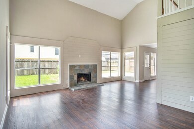 3906 Spring Forest Dr, Pearland, TX 77584 - photo 3