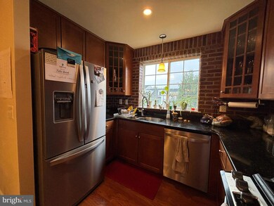 4127 S Four Mile Run Dr unit 302, Arlington, VA 22204 - photo 5