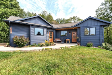 401 Inverness Terrace Ct unit 5, Baraboo, WI 53913 - photo 2