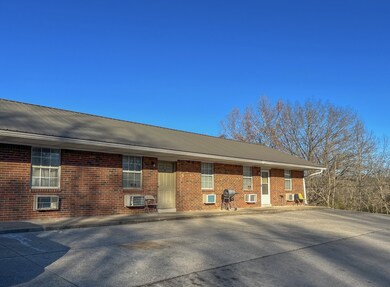 101 Walnut St unit 27, Clarksville, TN 37042 - photo 2