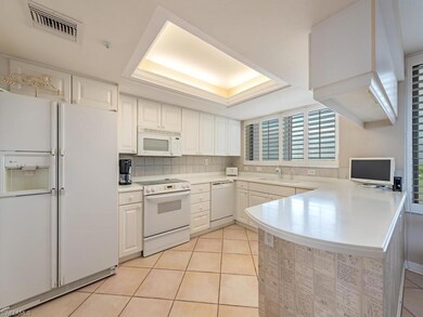 St. Laurent at Waterpark Place Condos unit 802, Naples, FL 34108 - photo 3