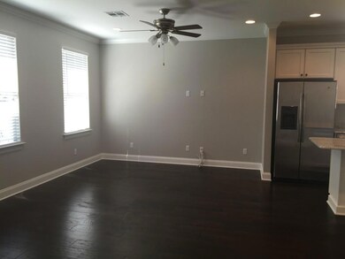 Living room/den