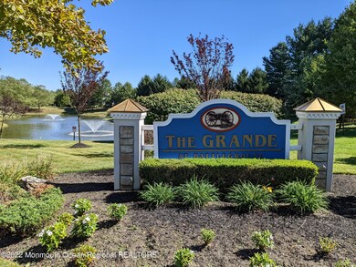 7 Hedgerow Ln, Manalapan, NJ 07726 - photo 2