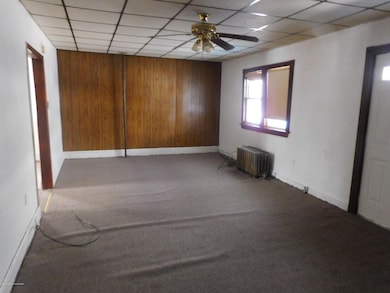 908 W Locust St, Scranton, PA 18504 - photo 3