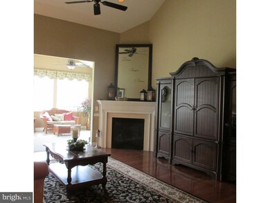 376 Brittany Ct, Souderton, PA 18964 - photo 5