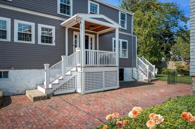 10 Darling St, Marblehead, MA 01945 - photo 2