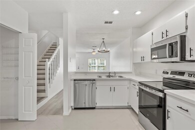 8646 Hunters Key Cir, Tampa, FL 33647 - photo 7