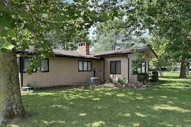 1105 Clark St, Berne, IN 46711 - photo 3