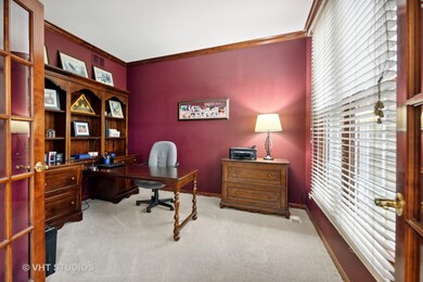 194 Johnson Woods Dr, Batavia, IL 60510 - photo 3