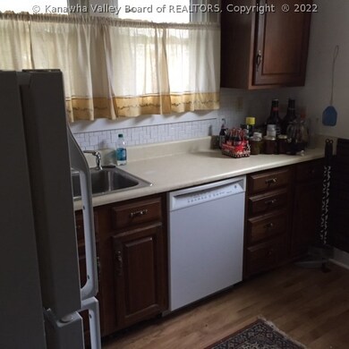 1509 W Virginia Ave, Dunbar, WV 25064 - photo 4