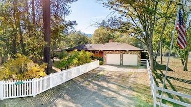 5831 Memory Ln, Yreka, CA 96097 - photo 4