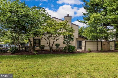 17524 Hoskinson Rd, Poolesville, MD 20837 - photo 2