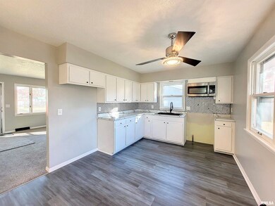 3518 N Pine St, Davenport, IA 52806 - photo 7