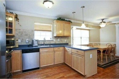 43 Greyhound Ct, Kendall Park, NJ 08824 - photo 7