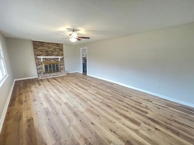 879 Twin Lakes Dr, Sumter, SC 29154 - photo 5