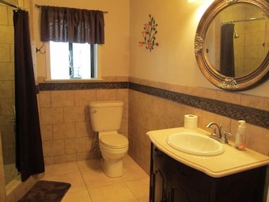 2217 E Montgomery St, Laredo, TX 78043 - photo 7