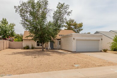 1237 E Wickieup Ln, Phoenix, AZ 85024 - photo 2