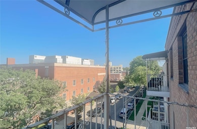 71-24 163rd St unit 5A, Fresh Meadows, NY 11365 - photo 4