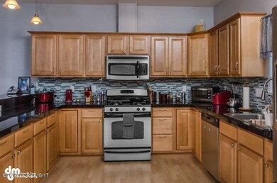 3920 w 84th Anchorage AK 99502-small-005