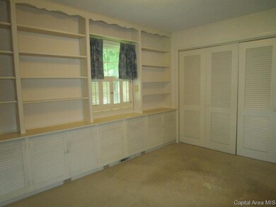 213 Leland Lake Dr, Jacksonville, IL 62650 - photo 6